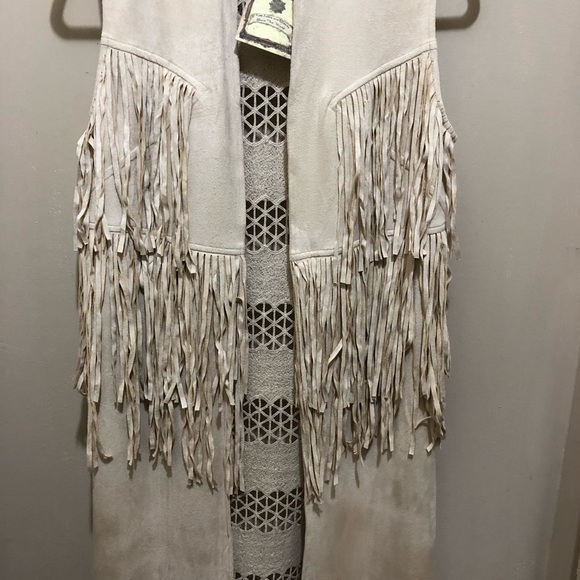 Paparazzi.Long faux suede Fringed vest - Picture 1 of 4